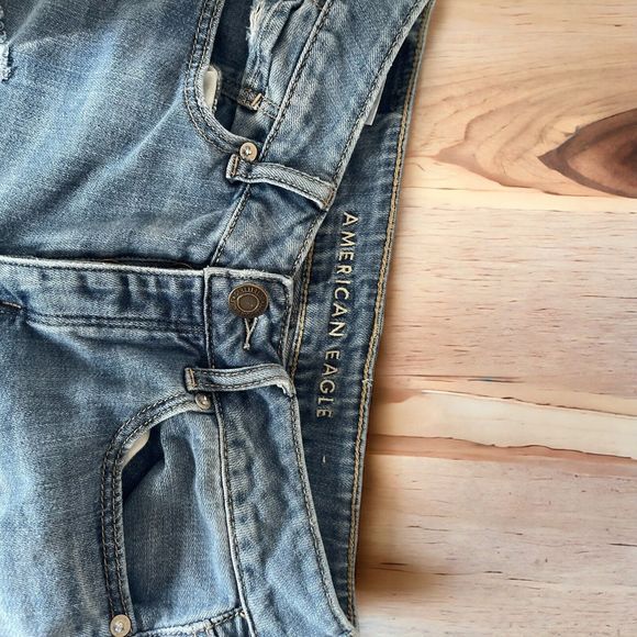 Preowned American Eagle Distressed Sz 2 Women's Comfortable Regular Fit Jeans - Picture 4 of 12